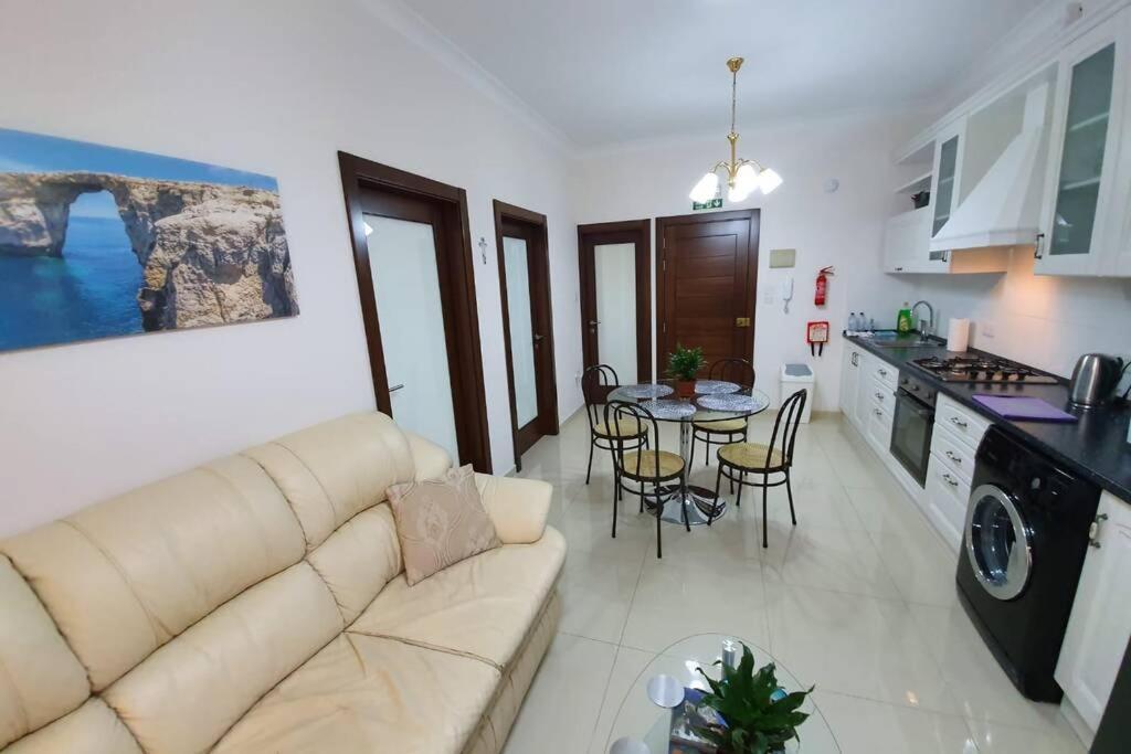 Munxar Holiday Apartment 마르사스칼라 외부 사진
